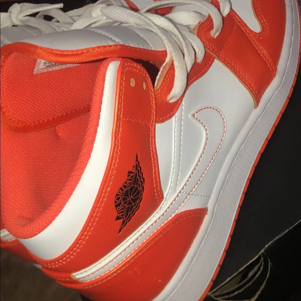 JORDAN 1  MID “ORANGE/ WHITE METALLIC” - Picture 6 of 7